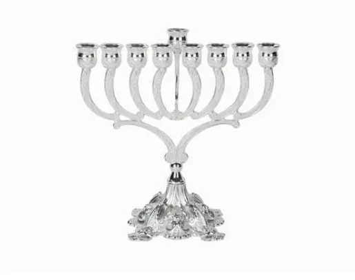 חנוכייה מעוצבת רגל משולש כסף מבריק