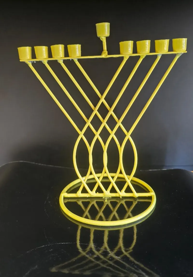 חנוכייה צהובה לאות הזדהות להחזרת האור והחטופים