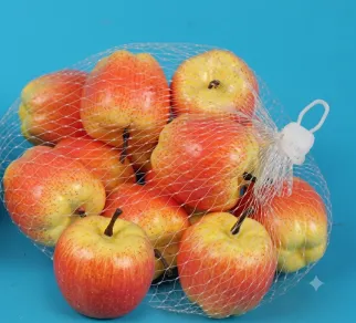 תפוחי פלסטיק אדום לקישוט, 5.5 ס״מ (12 יח׳)