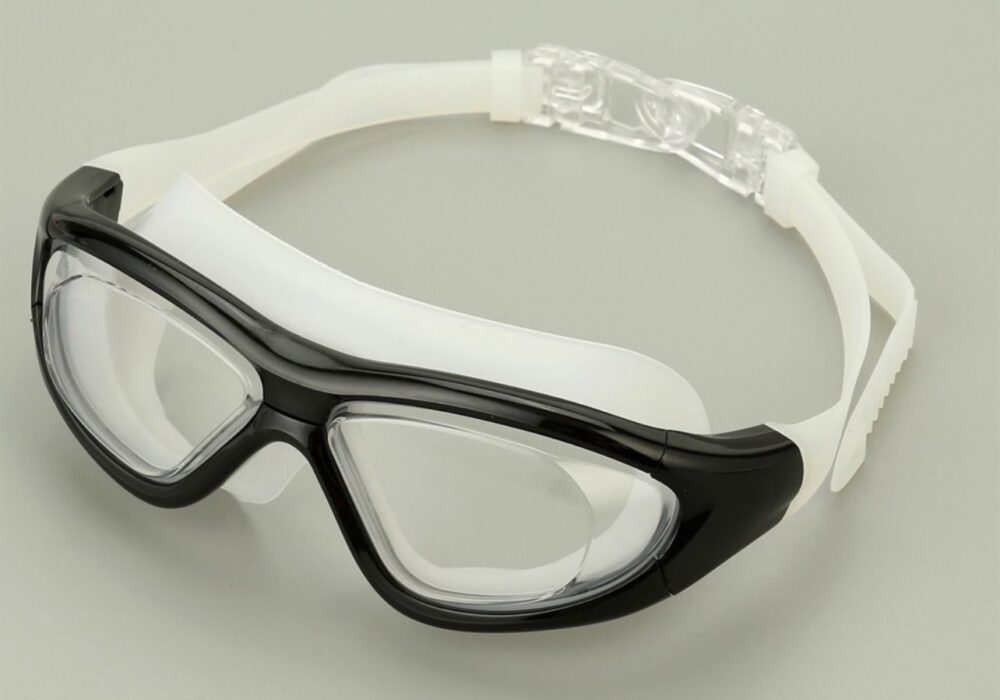 משקפת שחיה מקצועית