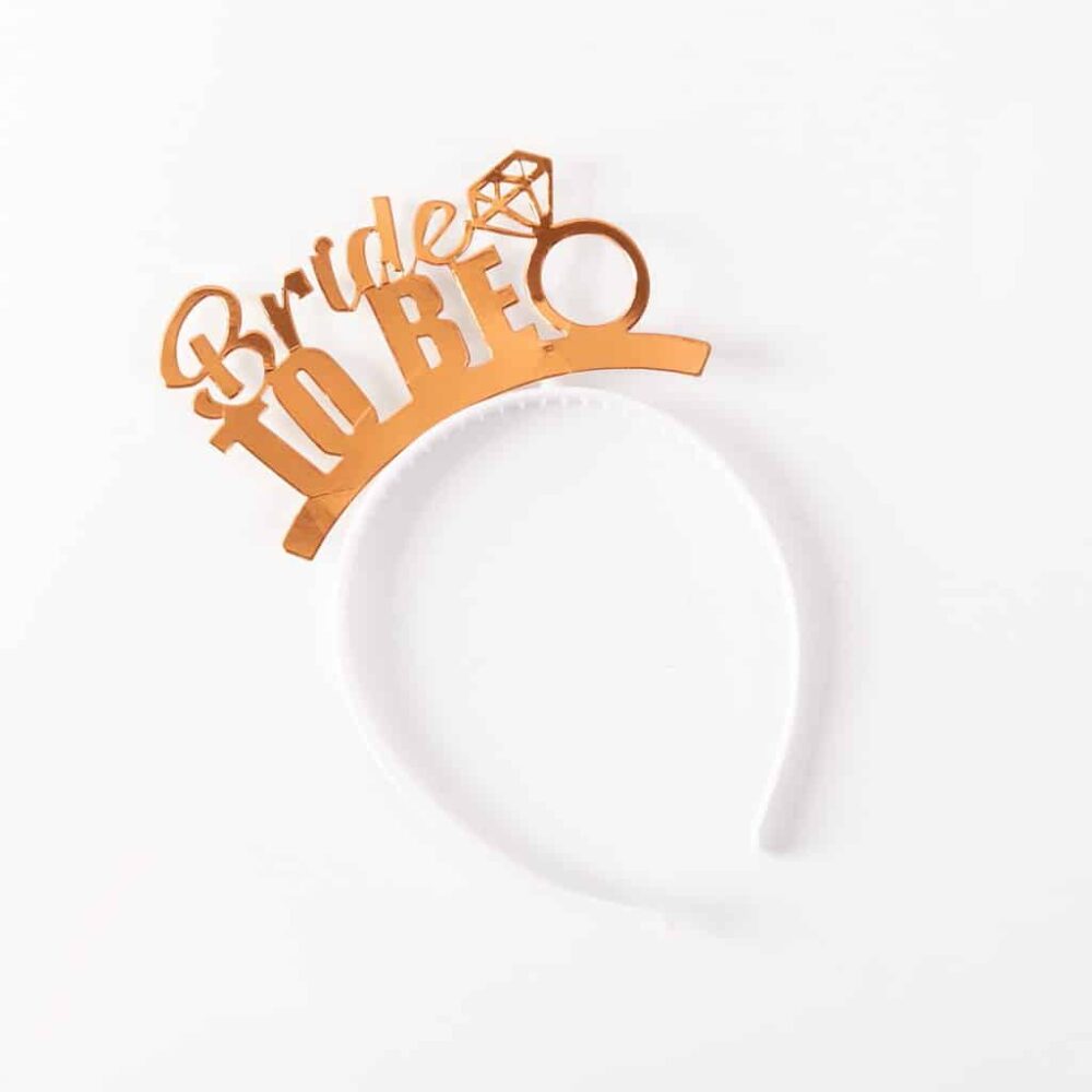 קשת למסיבת רווקות - Bride to be צבע זהב