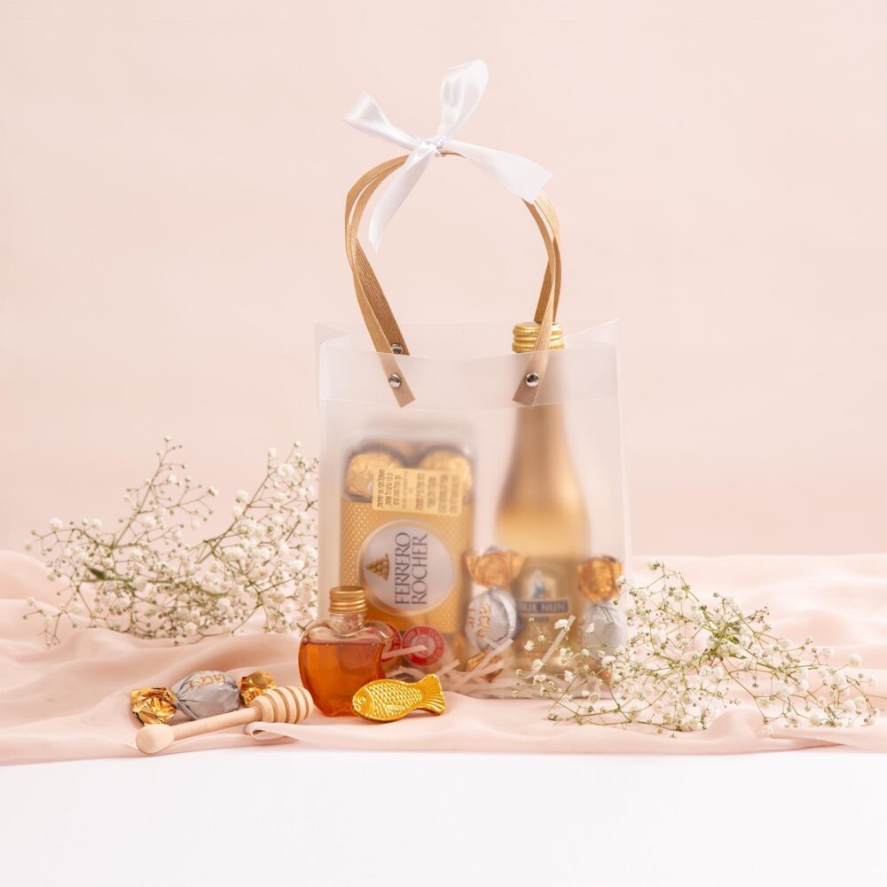 Alternative view of אריזת פלסטיק שקופה+ ידיות חומות 20/17.5 ס”מ