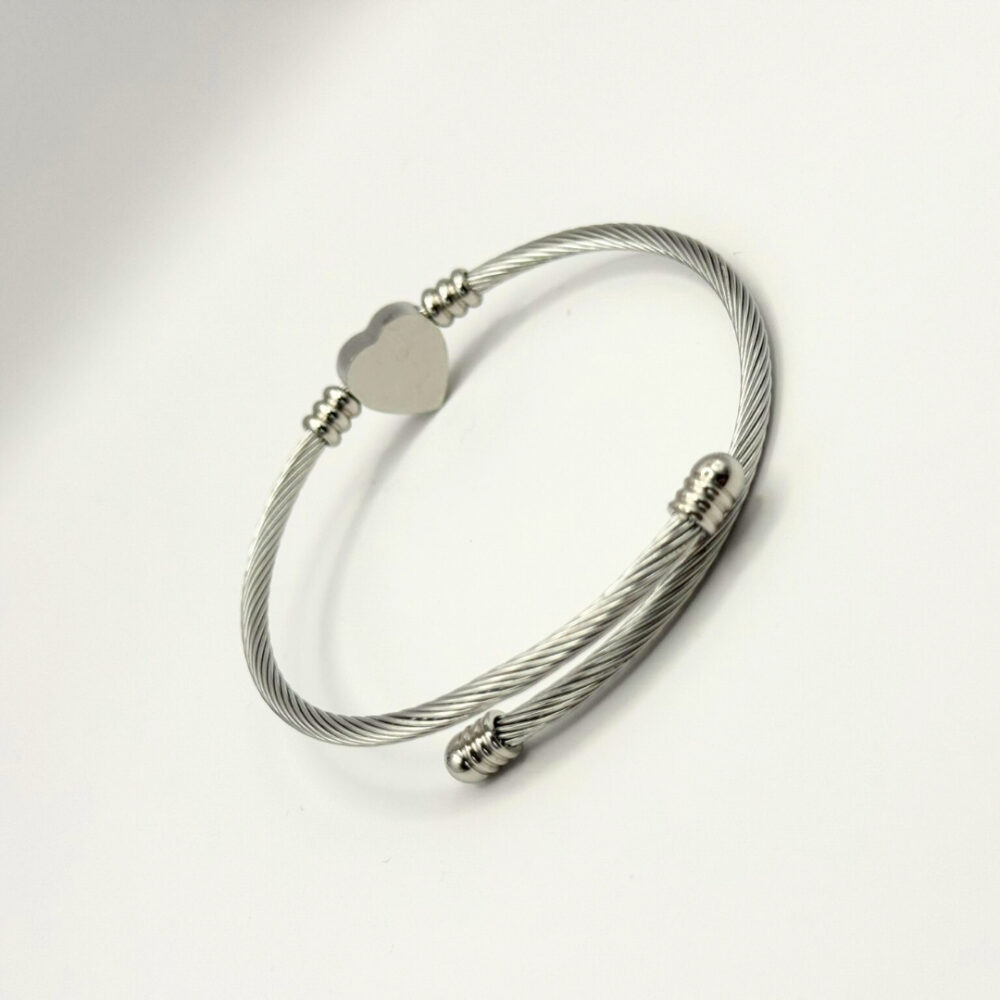 Alternative view of צמיד קשיח ציפוי כסף צ'ארם לב