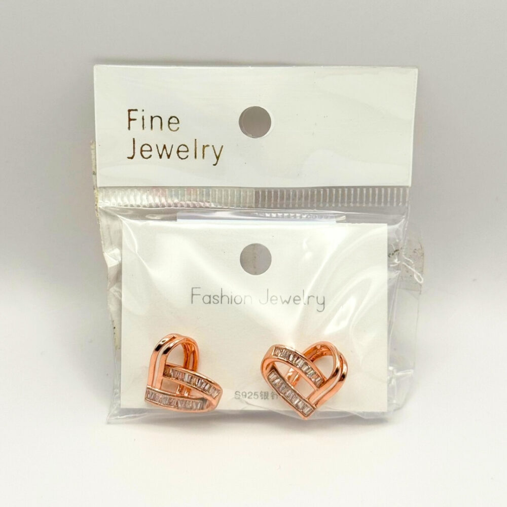 עגילי לב ציפוי רוז גולד עם שיבוץ אבנים