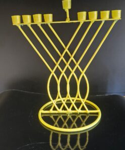חנוכייה צהובה לאות הזדהות להחזרת האור והחטופים