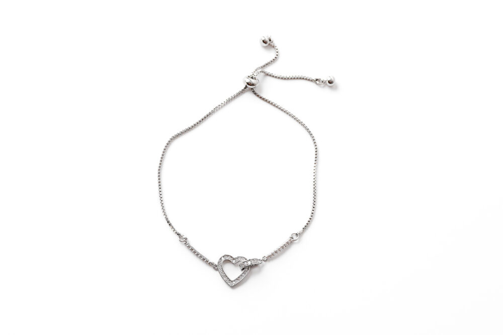 Alternative view of צמיד ציפוי כסף לב עם שיבוץ יהלומים