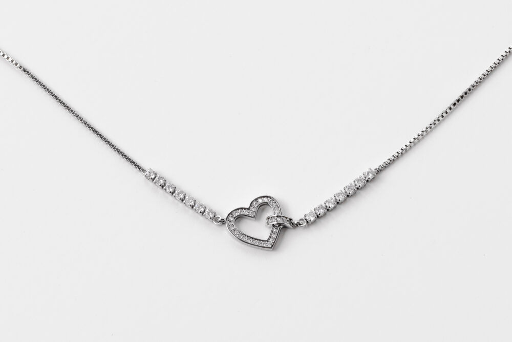 Alternative view of צמיד ציפוי כסף תליון לב עם טבעת אבנים