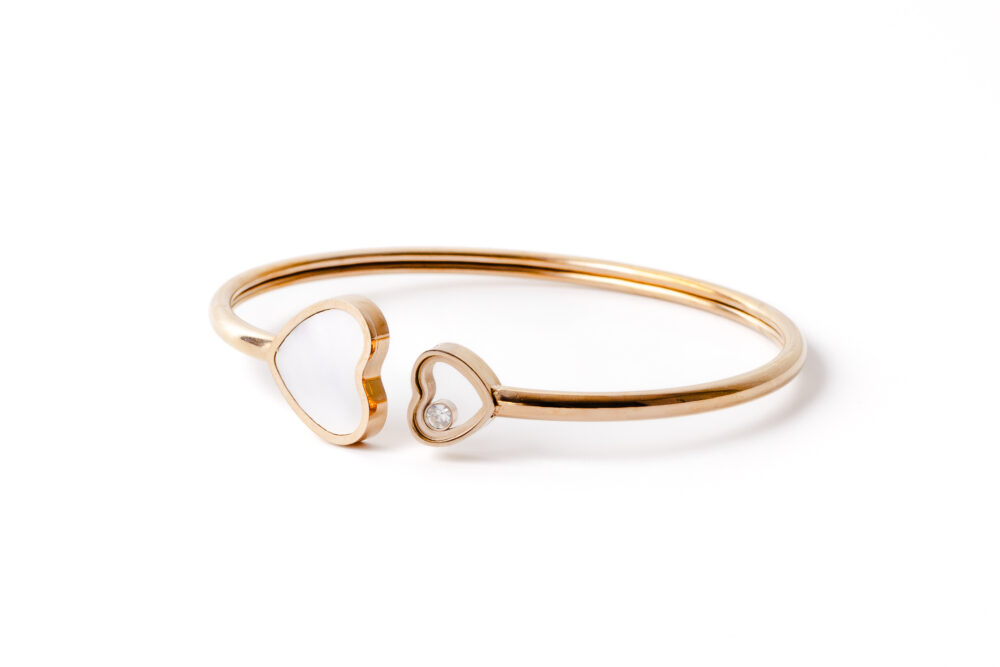 Alternative view of צמיד קשיח ציפוי רוז גולד 2 לבבות עם אבן נוצצת