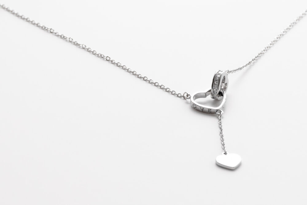 Alternative view of שרשרת ציפוי כסף תליון לב LOVE עם אבנים