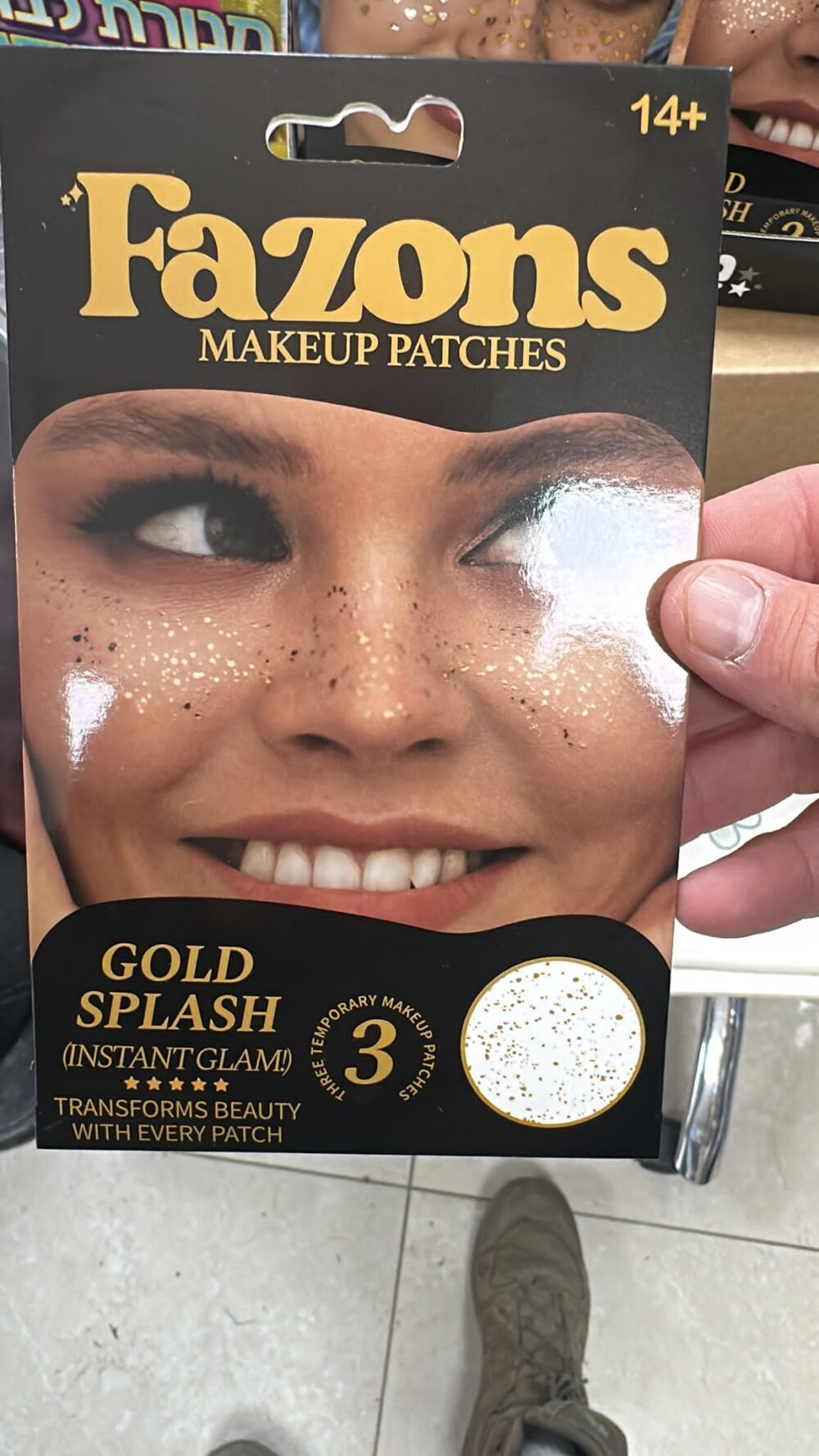 Alternative view of מדבקות נמשים זוהרות לפנים