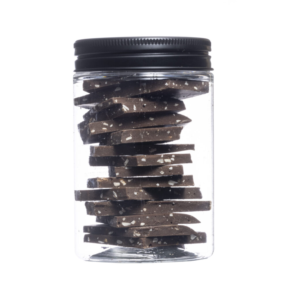 מארז שברי שוקולד חלב בתוספת שקדים