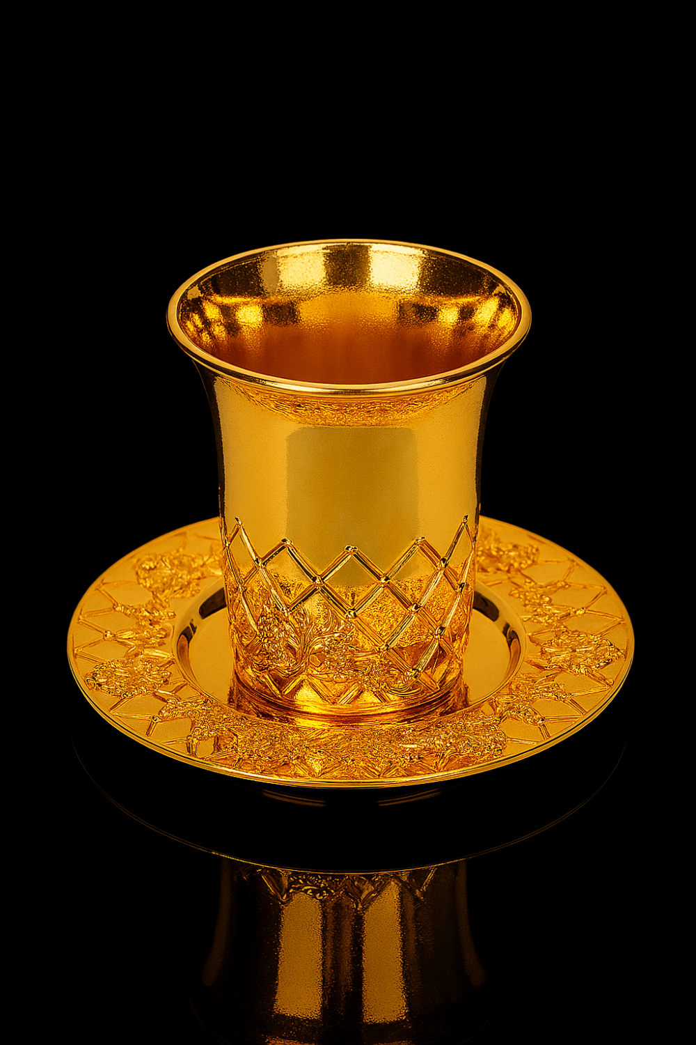 כוס קידוש זהב מהודרת עם תחתית תואמת