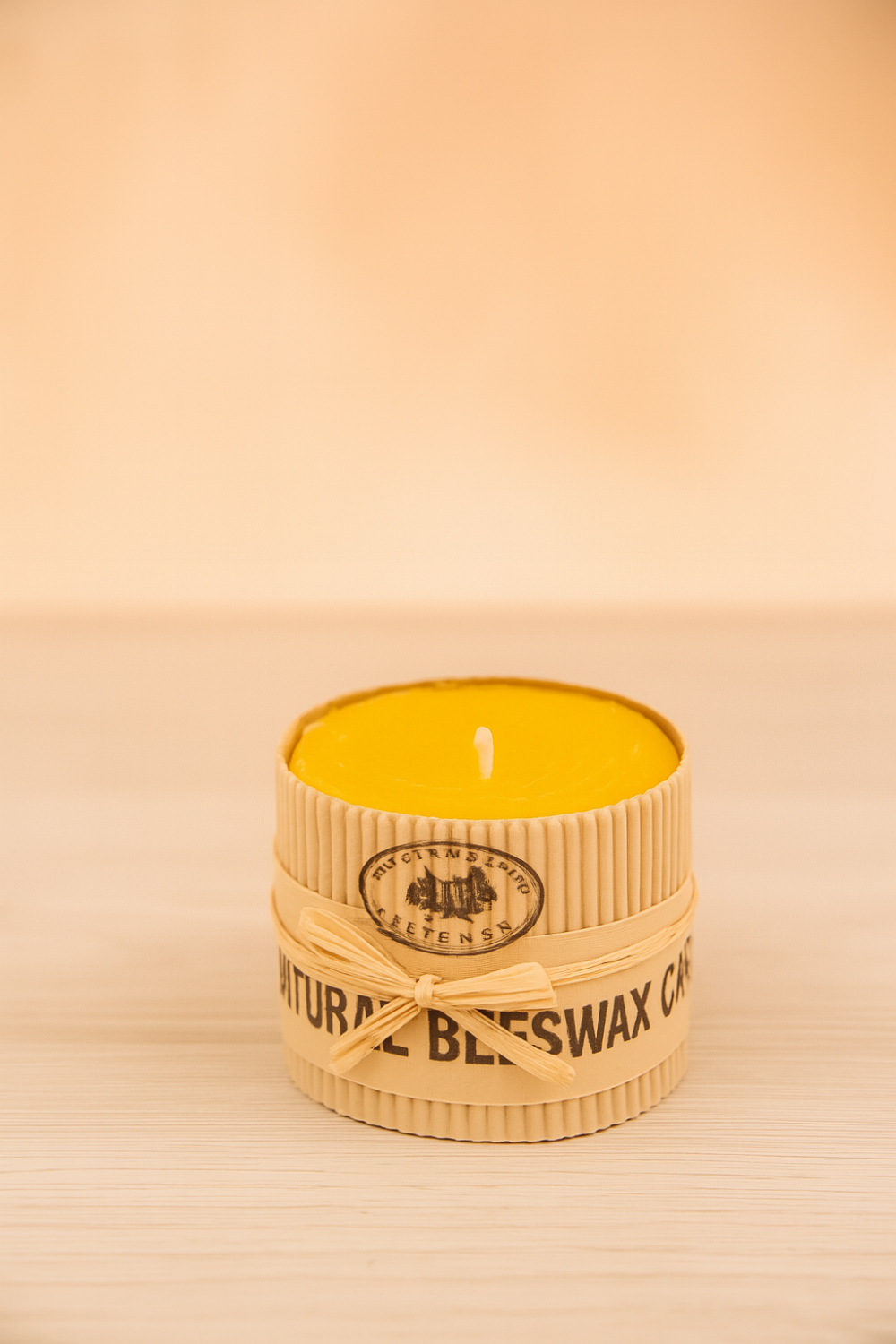 Alternative view of נר חלת דבש –עיצוב מתוק לאווירה של התחלה חדשה!