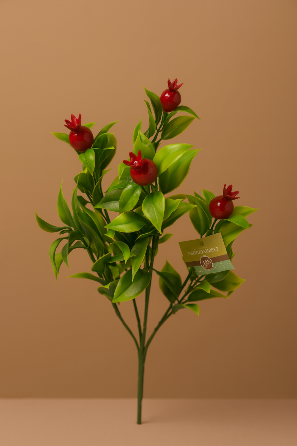 זר רימונים מפלסטיק – עיצוב חגיגי לשולחן או למארז