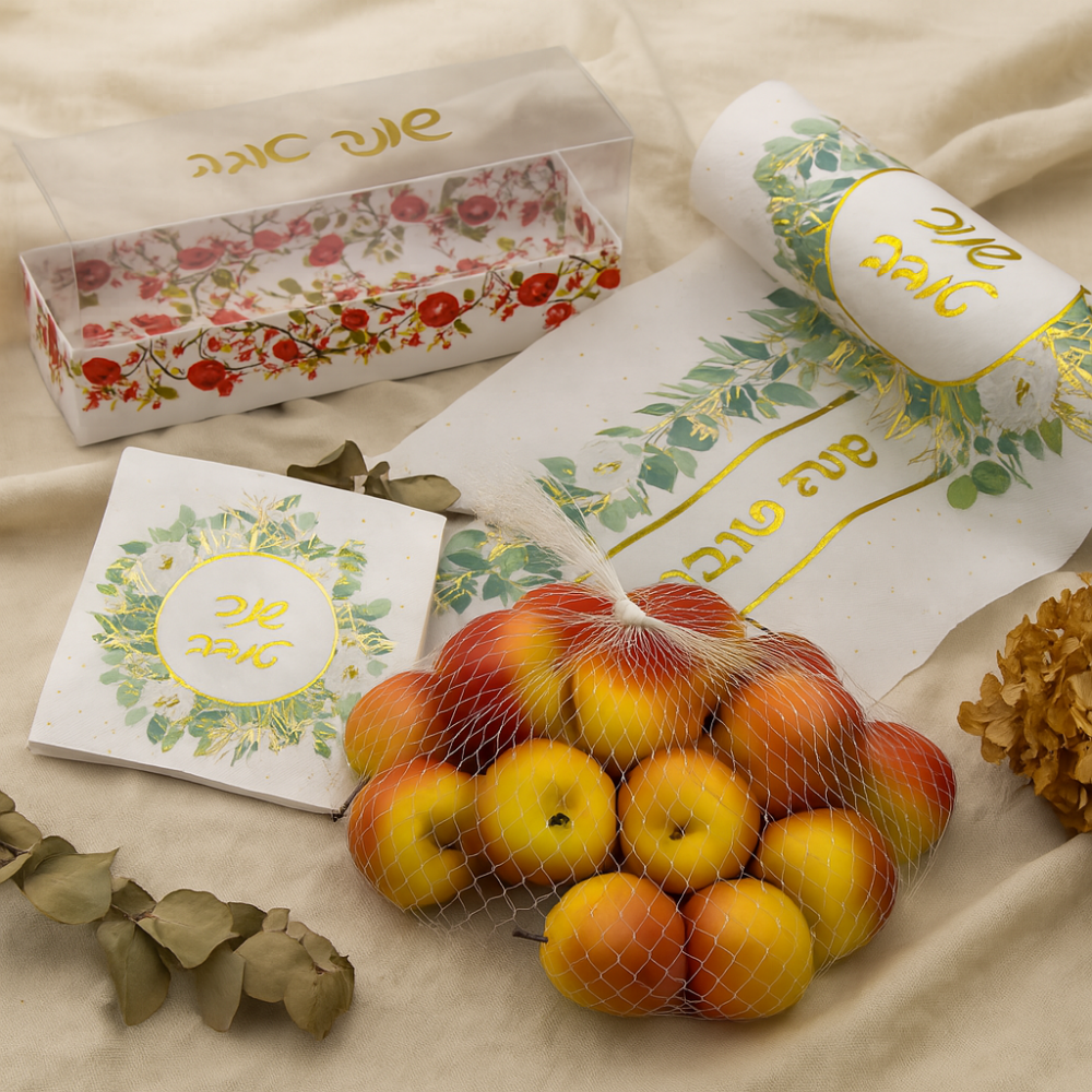 תפוחים אדומים דקורטיביים מפלסטיק – קוטר 5.5 ס"מ - 12 יחידות