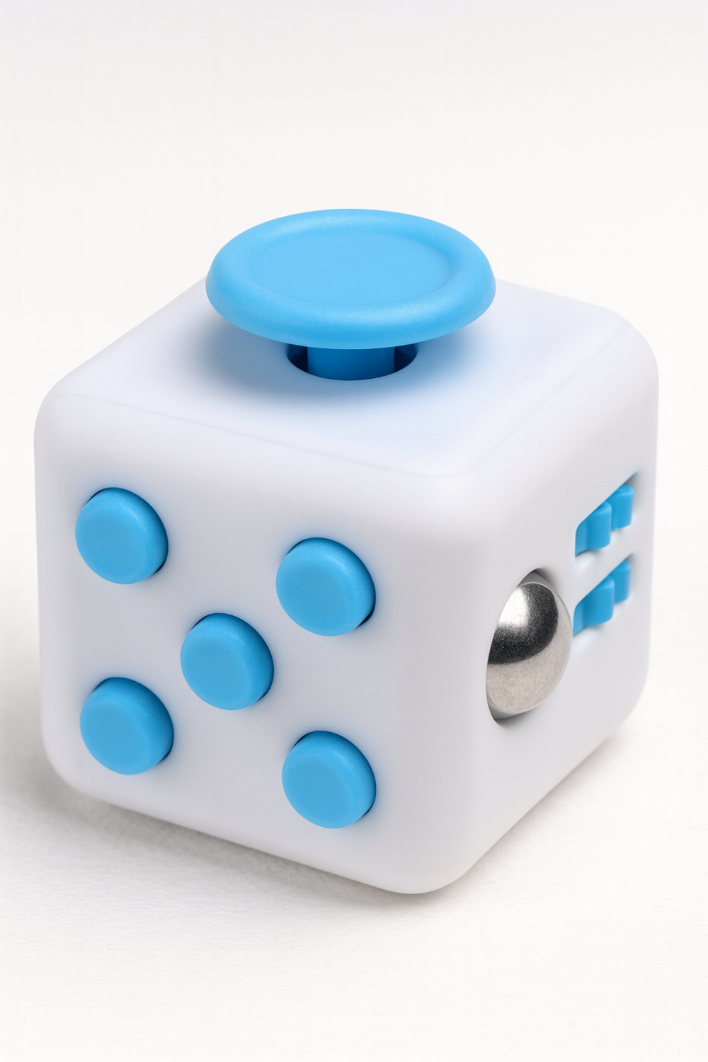 קוביית פידג'ט לבן ותכלת – להרגעה ושיפור הריכוז