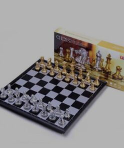 סט שחמט דלוקס – לוח קלאסי עם כלי מתכת בצבעי זהב וכסף מגנטי בינוני