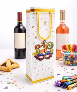 שקית נייר לבקבוק בעיצוב פורים חגיגי עם מסכה וגימור זהב מטאלי – מושלמת למשלוחי מנות ומתנות