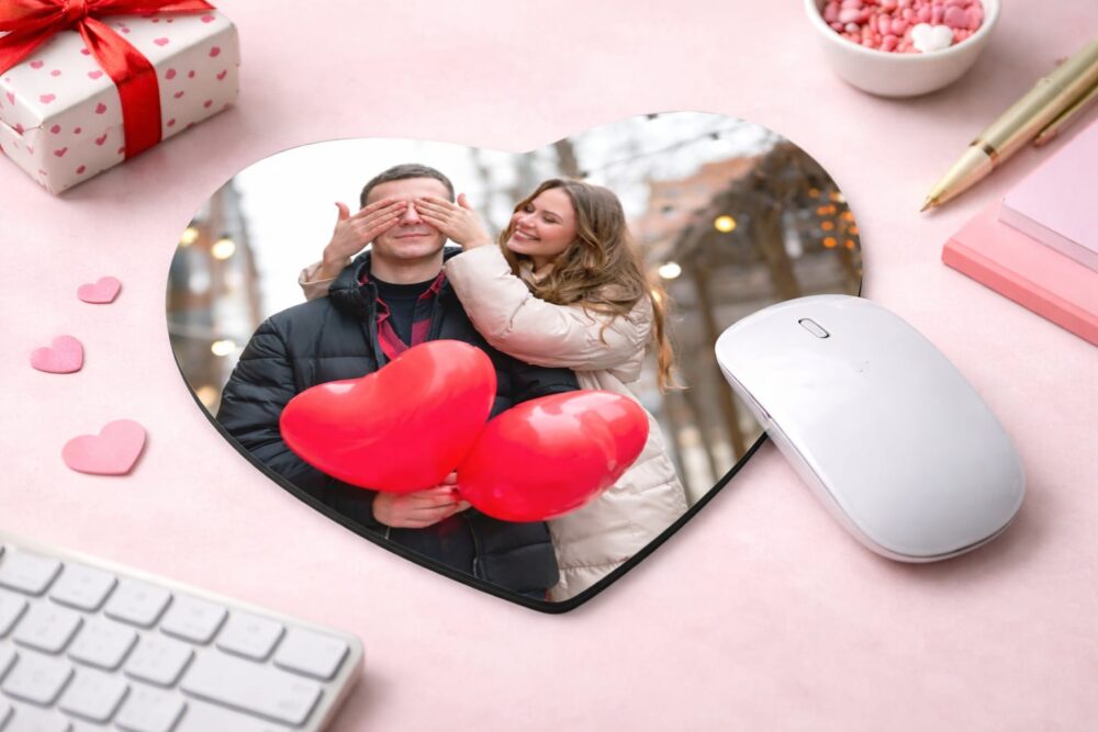 פד עכבר בהדפסה אישית בצורת לב – מתנה עם תמונה מהלב