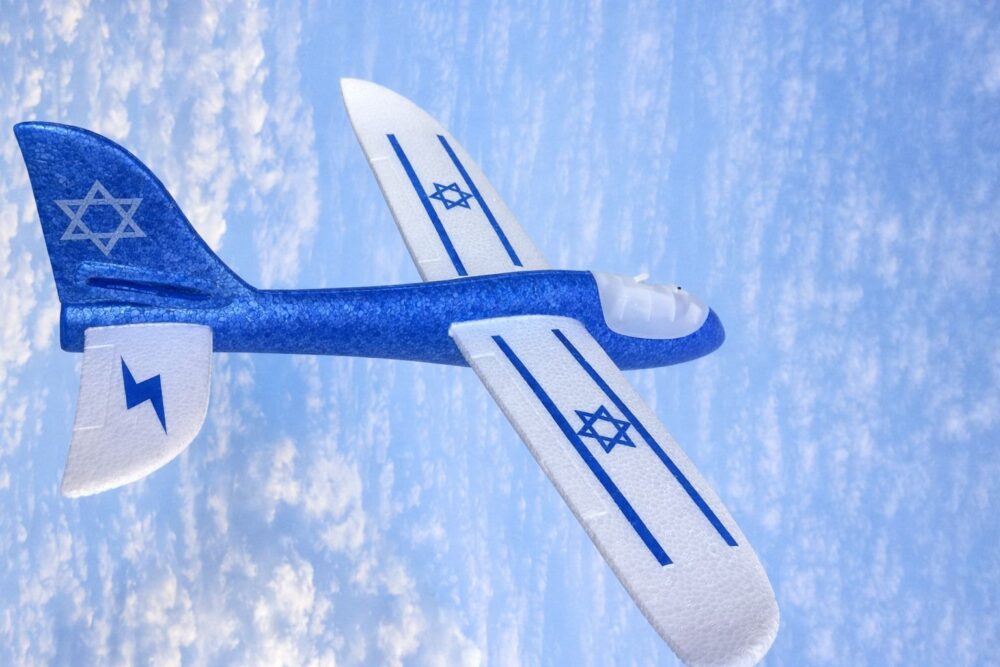 Alternative view of טיסן להרכבה XL – איירו-טוס ישראלי חוויית בנייה והטסה לילדים